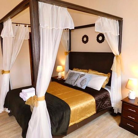 Hotel En El Centro Historico Куенка Екстер'єр фото