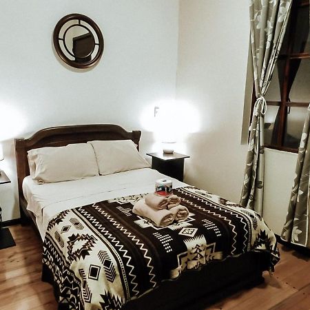 Hotel En El Centro Historico Куенка Екстер'єр фото