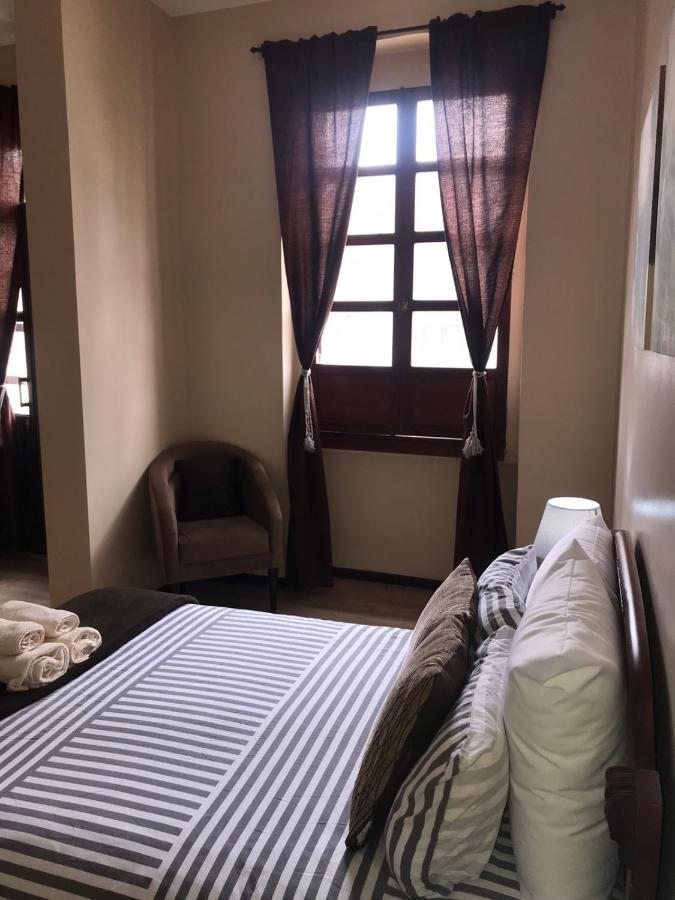 Hotel En El Centro Historico Куенка Екстер'єр фото